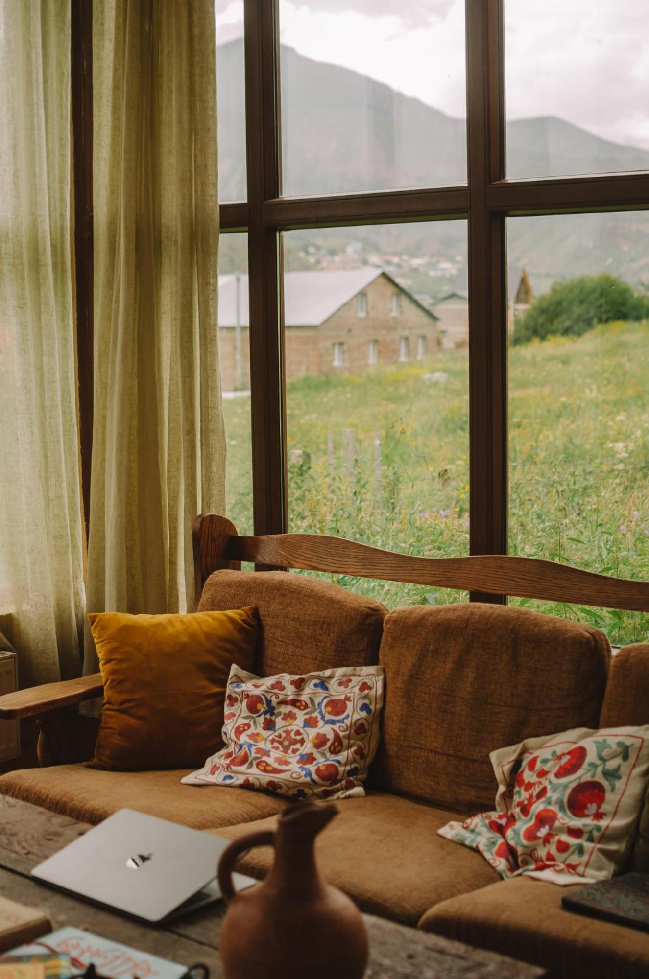 Arte In Kazbegi Hotell Exteriör bild