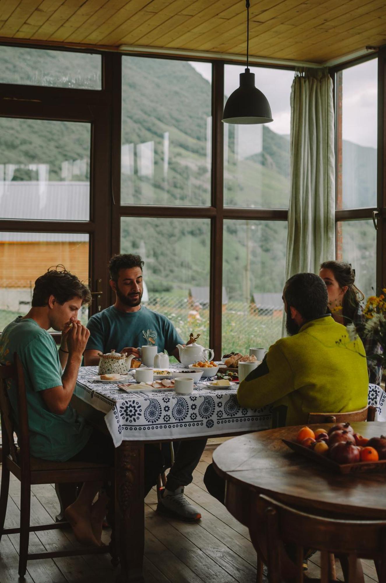 Arte In Kazbegi Hotell Exteriör bild
