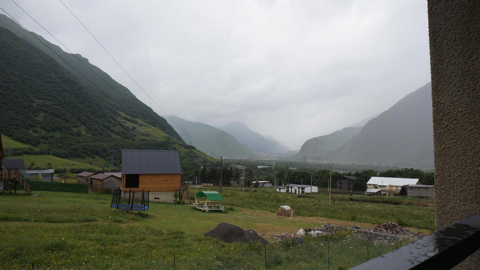 Arte In Kazbegi Hotell Exteriör bild