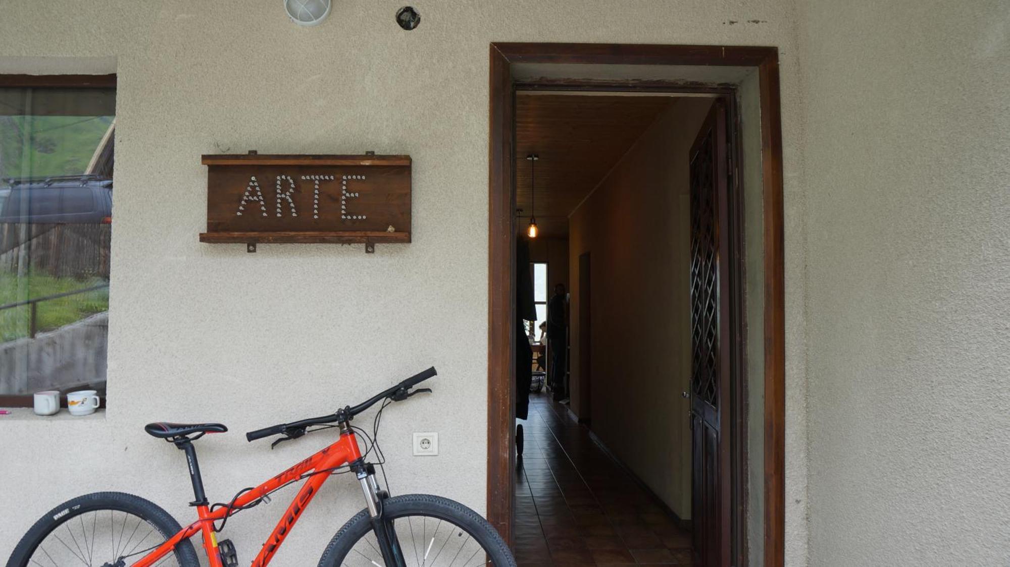 Arte In Kazbegi Hotell Exteriör bild
