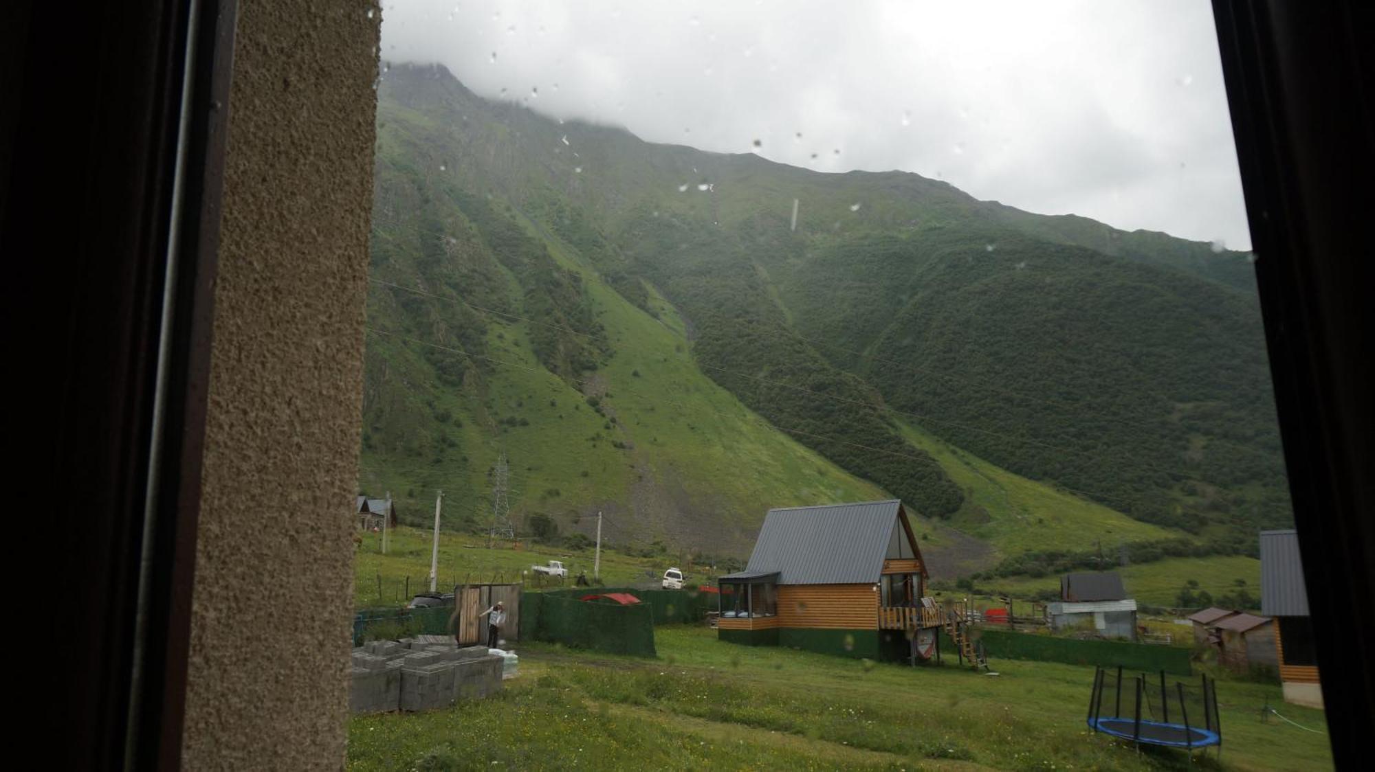 Arte In Kazbegi Hotell Exteriör bild