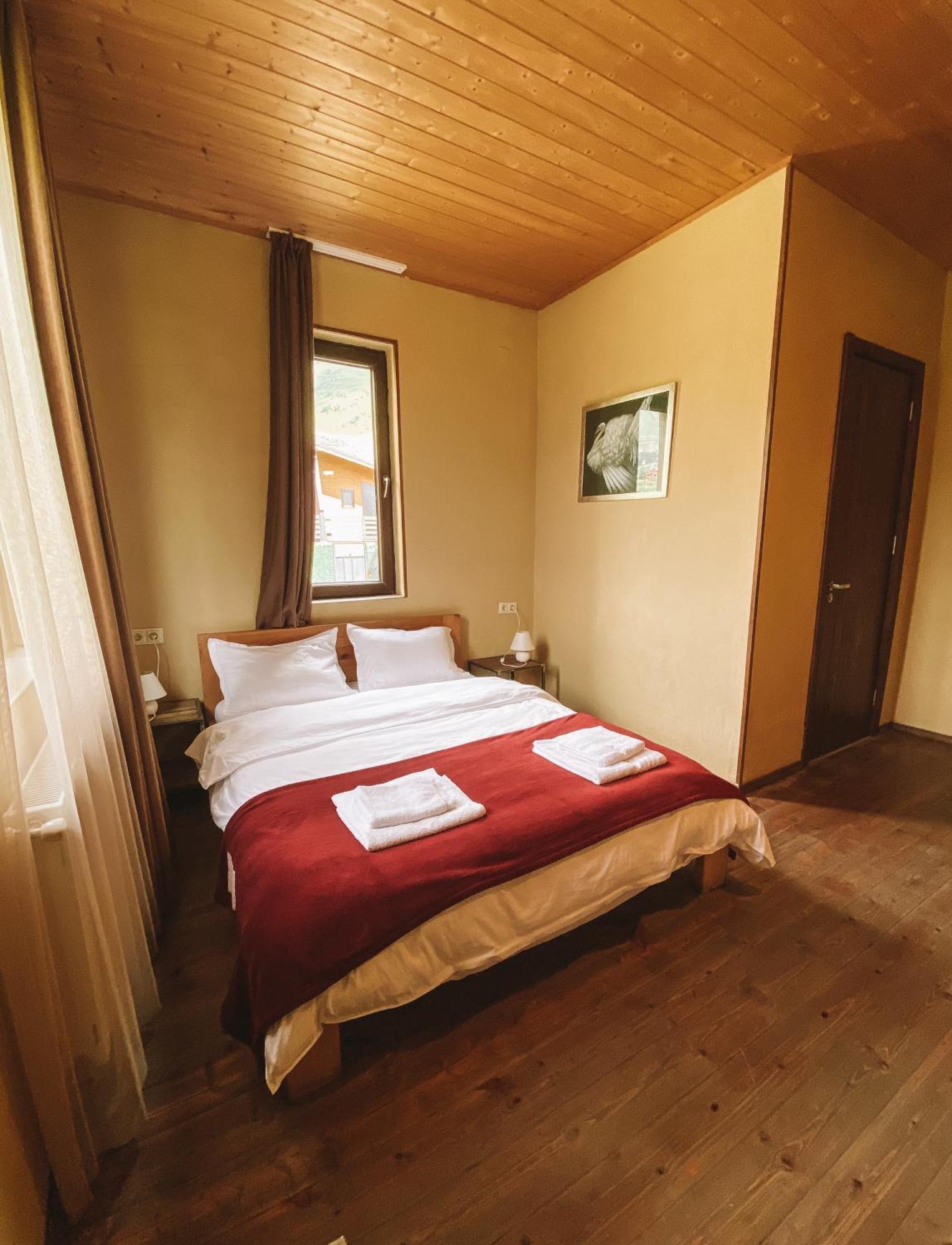 Arte In Kazbegi Hotell Exteriör bild
