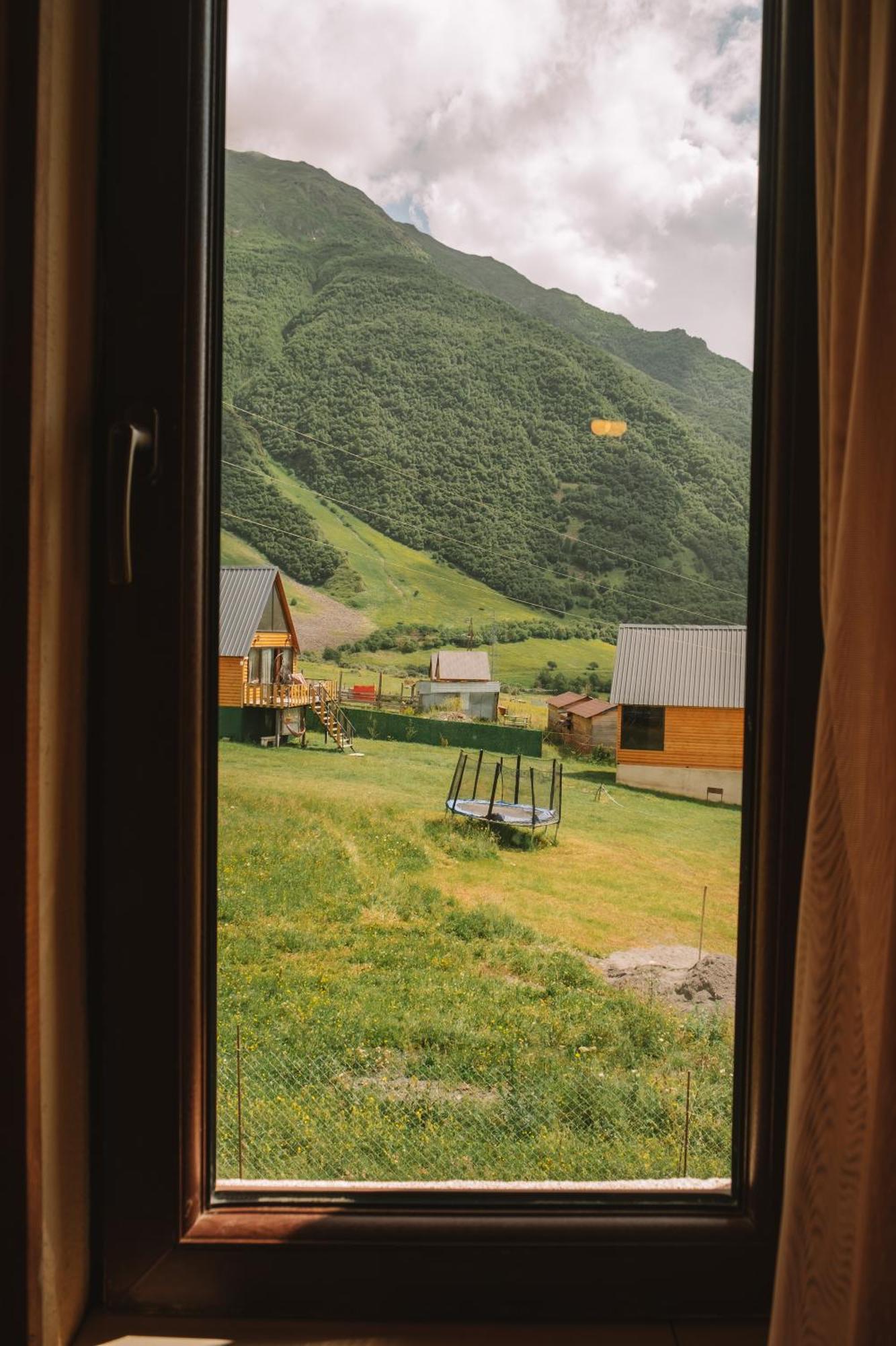 Arte In Kazbegi Hotell Exteriör bild