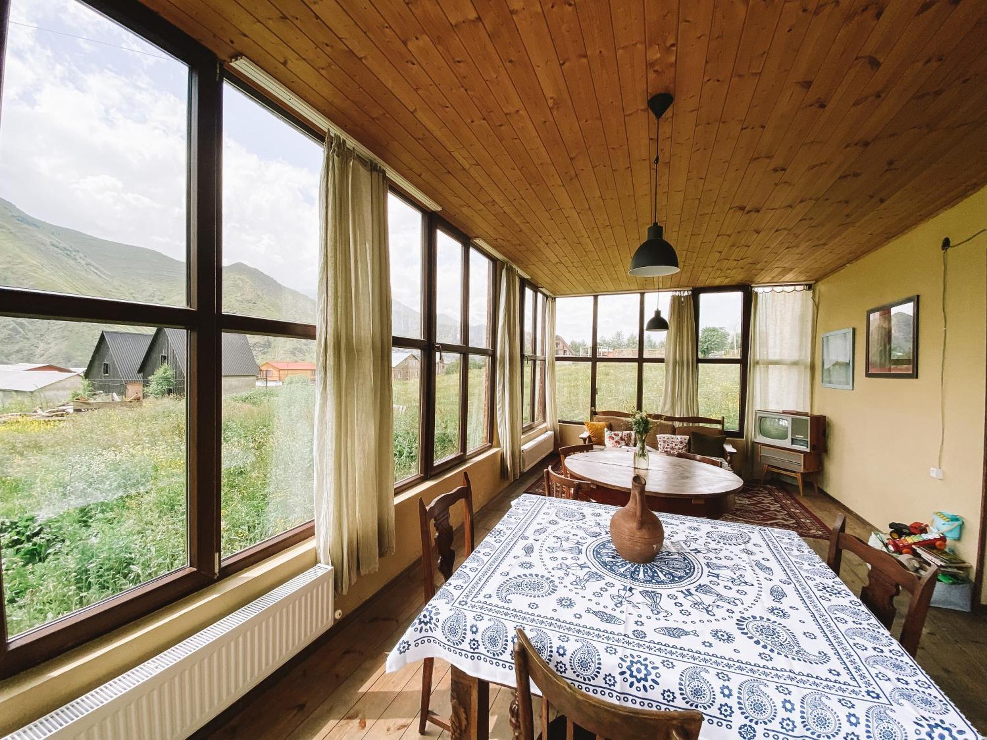 Arte In Kazbegi Hotell Exteriör bild