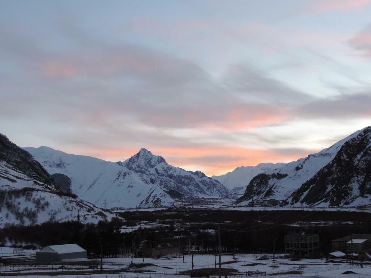 Arte In Kazbegi Hotell Exteriör bild